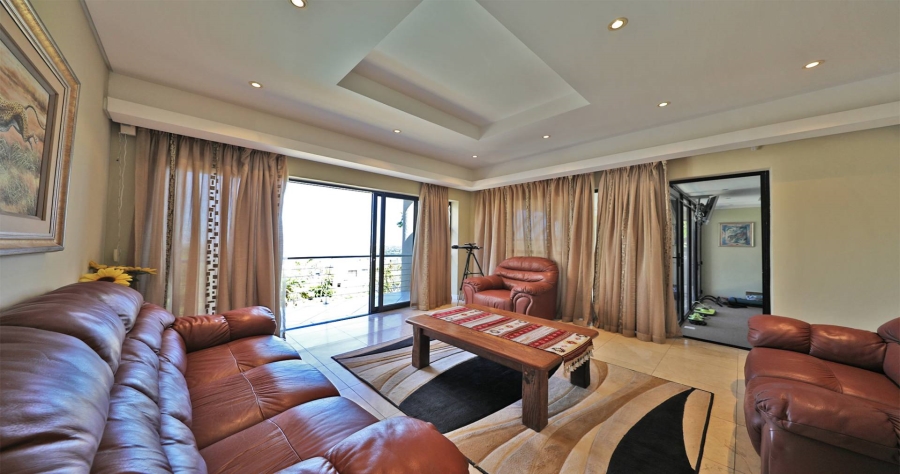 7 Bedroom Property for Sale in Plattekloof Western Cape